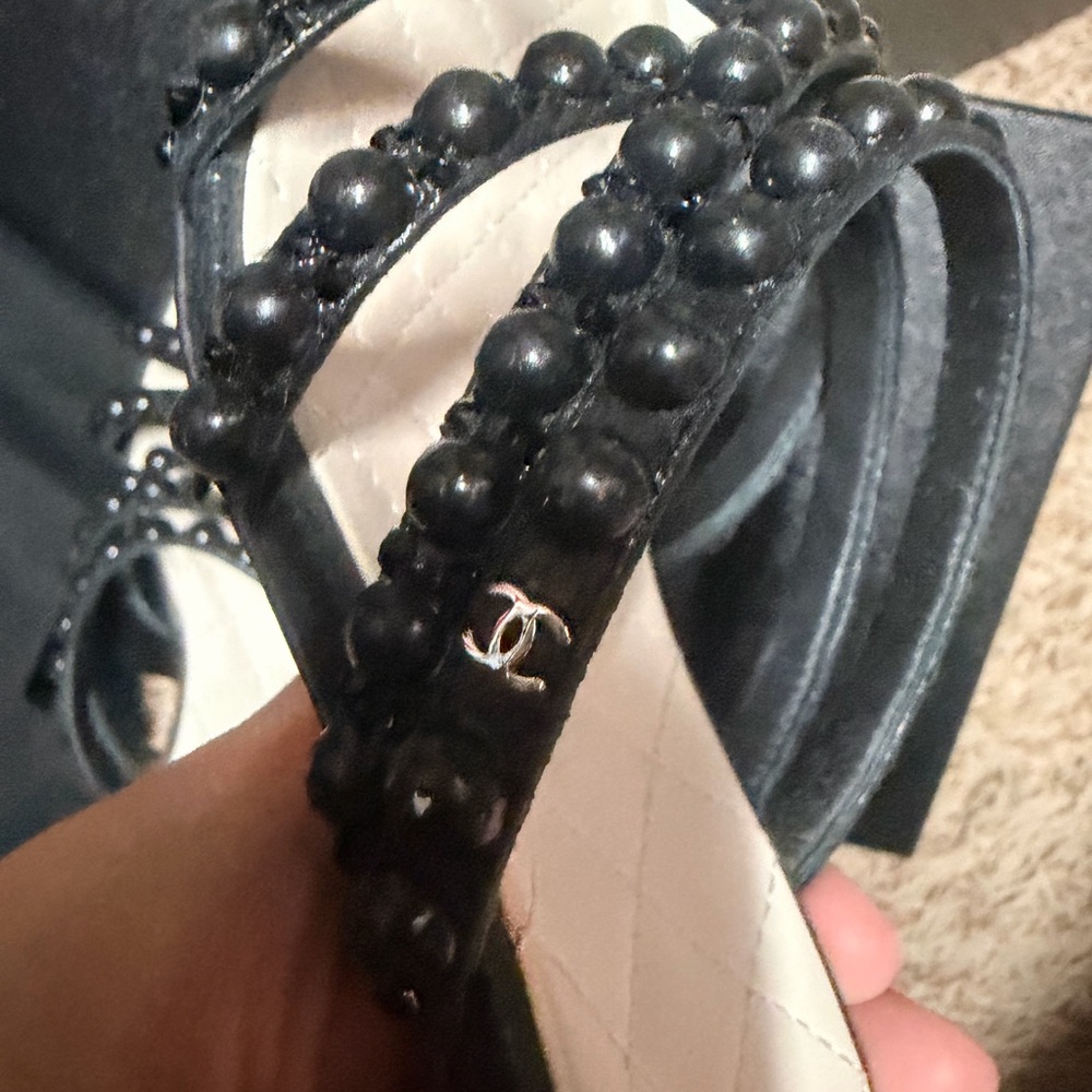 Chanel Black Beaded Slide Sandals - Women's 37.5 crackled LAMBSKIN mules - Picture 8 of 10